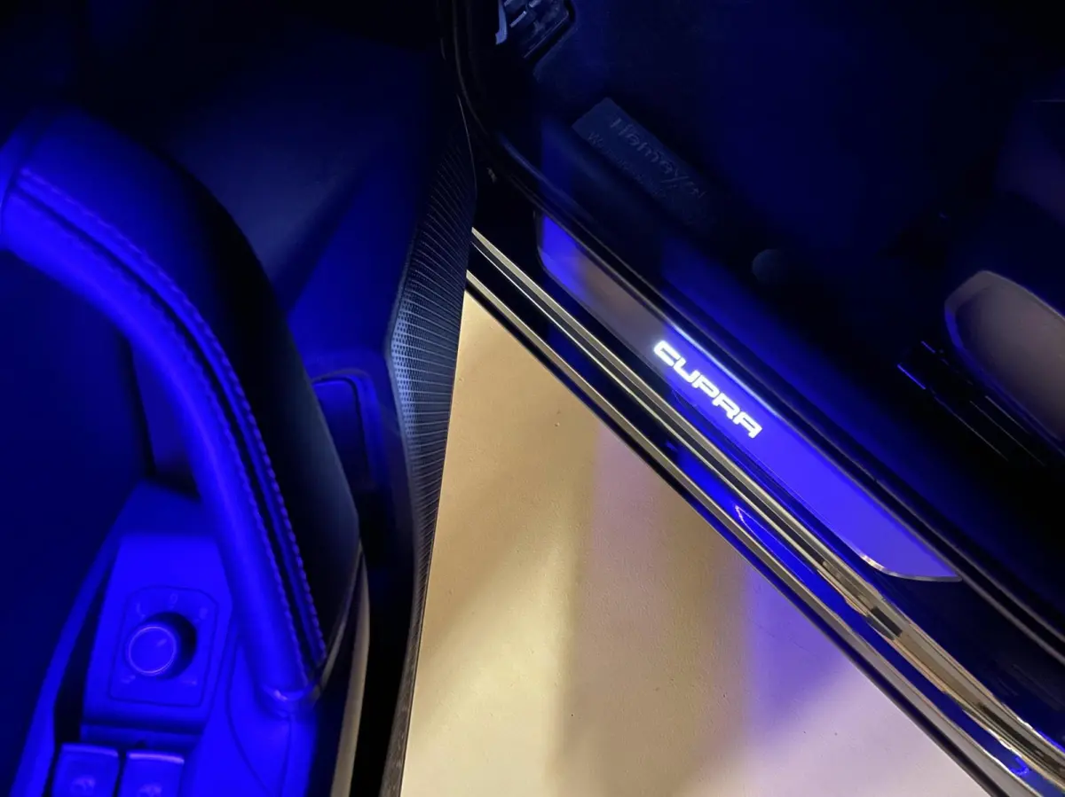 1.4 e-Hybrid VZ 245 PK/ Camera/ CarPlay/ 19''LMV/ Matrix LED