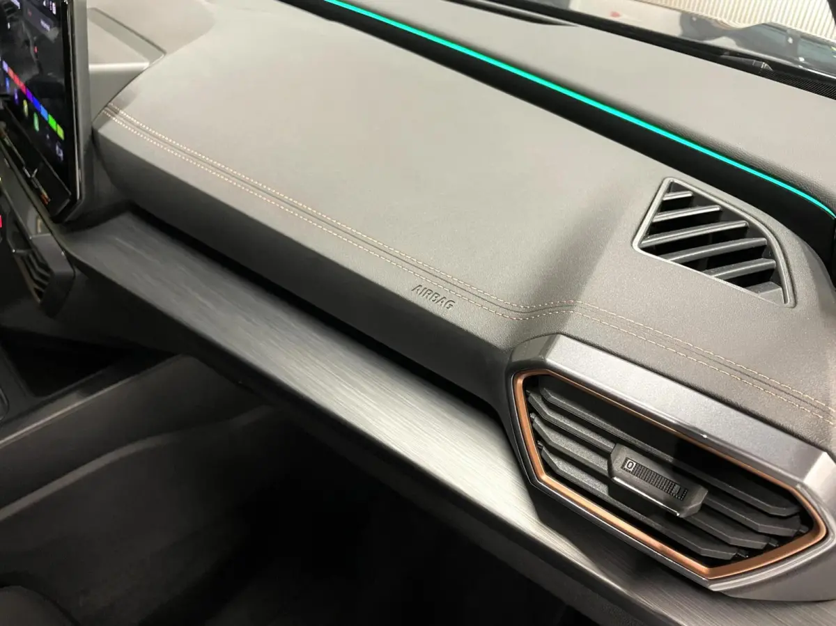 1.4 e-Hybrid VZ 245 PK/ Camera/ CarPlay/ 19''LMV/ Matrix LED