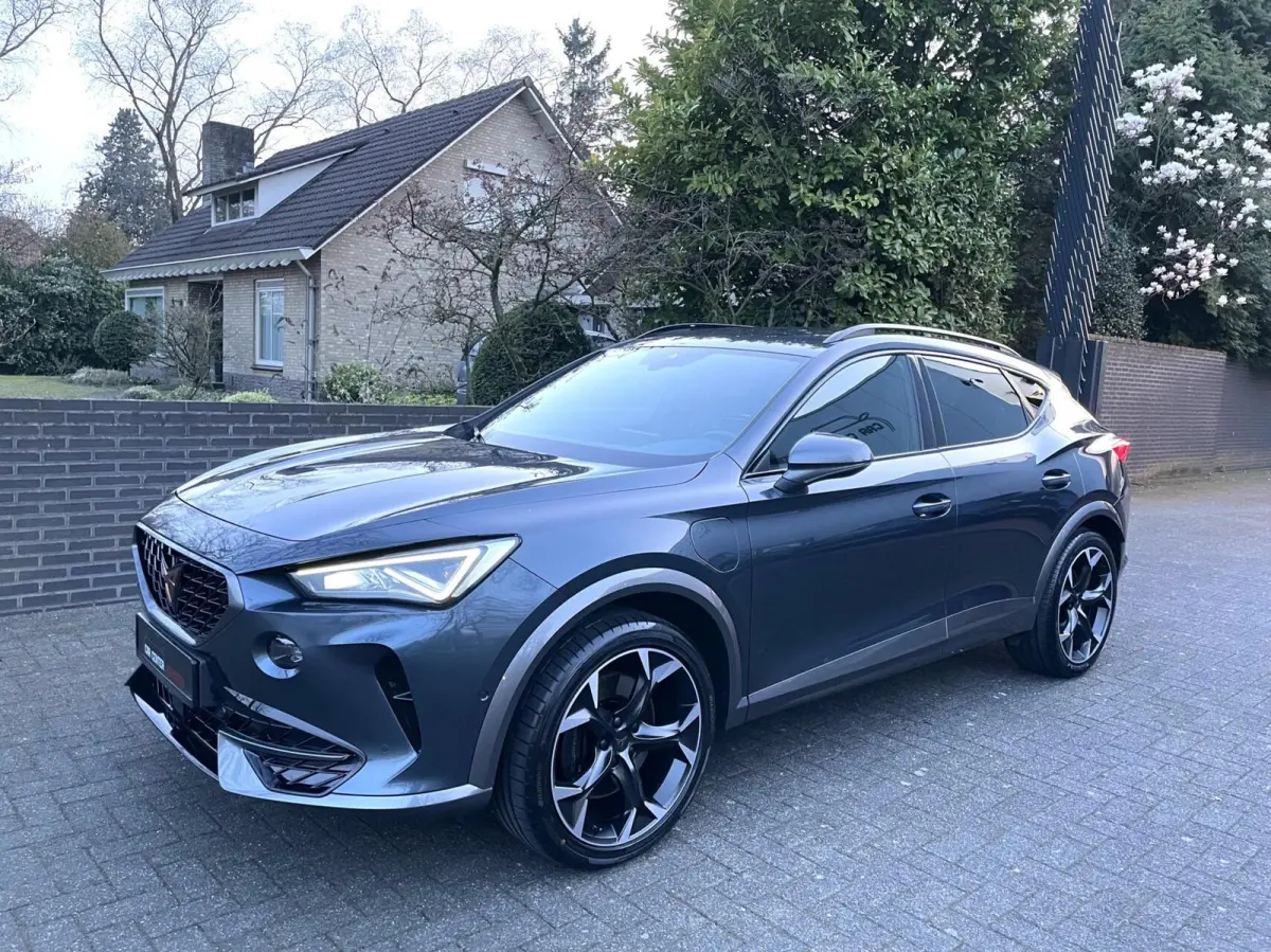 1.4 e-Hybrid VZ 245 PK/ Camera/ CarPlay/ 19''LMV/ Matrix LED