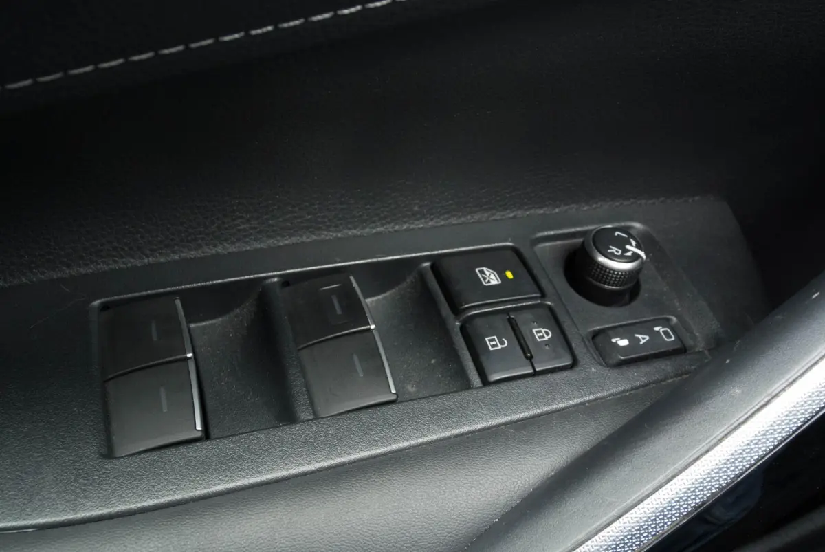 2.0 Hybrid Dynamic 10 JAAR Garantie