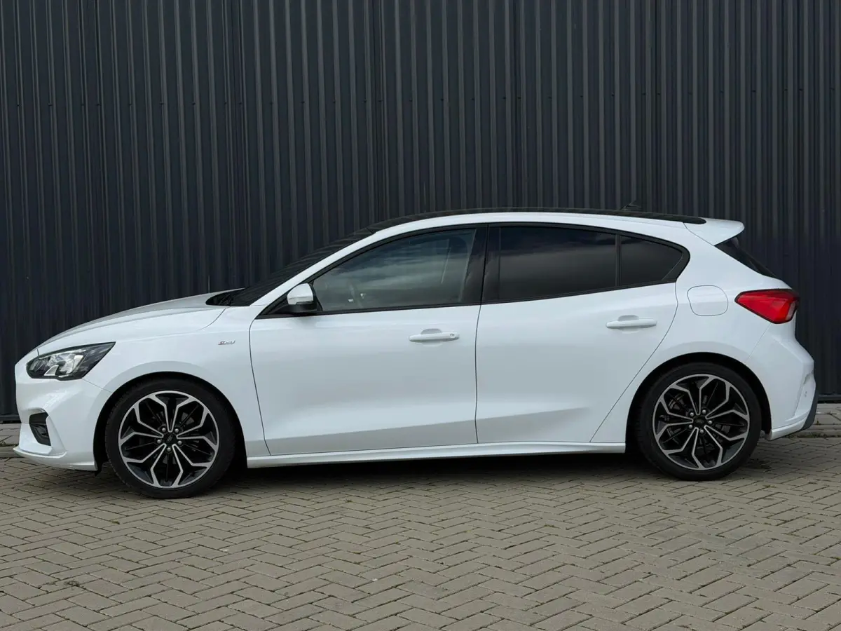 1.0 EcoBoost ST Line Business