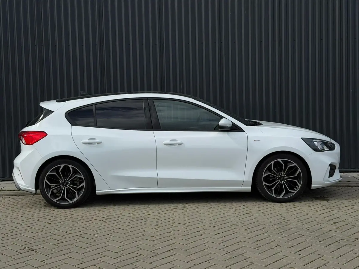 1.0 EcoBoost ST Line Business