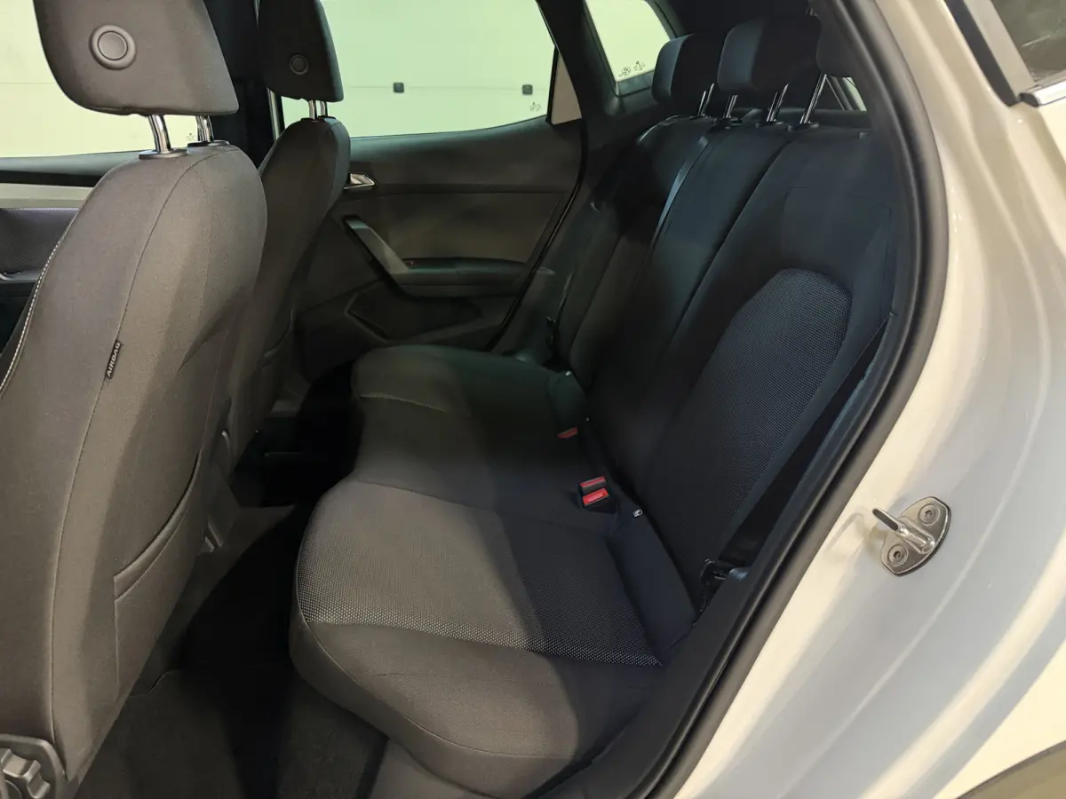 1.0 TSI Xcellence Business Intense | Camera | Sfeerverlichting | Stoelverwarming | Adaptive cruise | Carplay