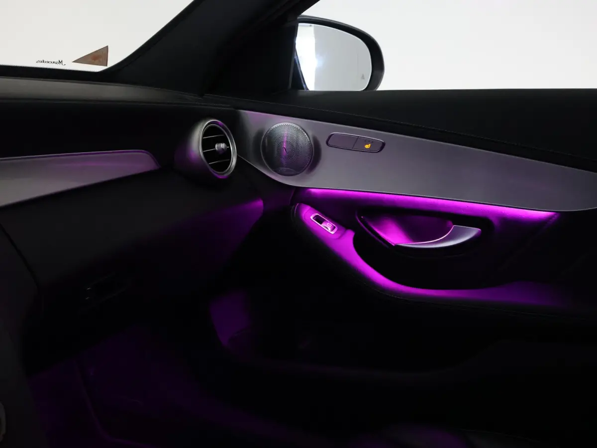 300e 320 PK PLUG-IN - AMG NIGHT + BURMESTER | LUCHTVERING | PANORAMA | DISTRONIC+ | SFEERVERL.