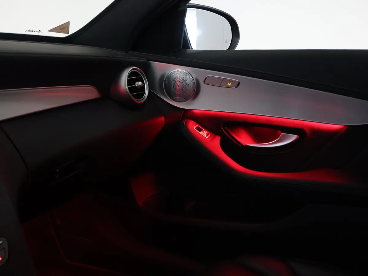 300e 320 PK PLUG-IN - AMG NIGHT + BURMESTER | LUCHTVERING | PANORAMA | DISTRONIC+ | SFEERVERL.