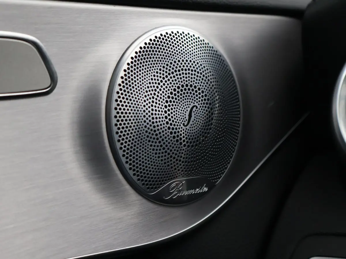 300e 320 PK PLUG-IN - AMG NIGHT + BURMESTER | LUCHTVERING | PANORAMA | DISTRONIC+ | SFEERVERL.