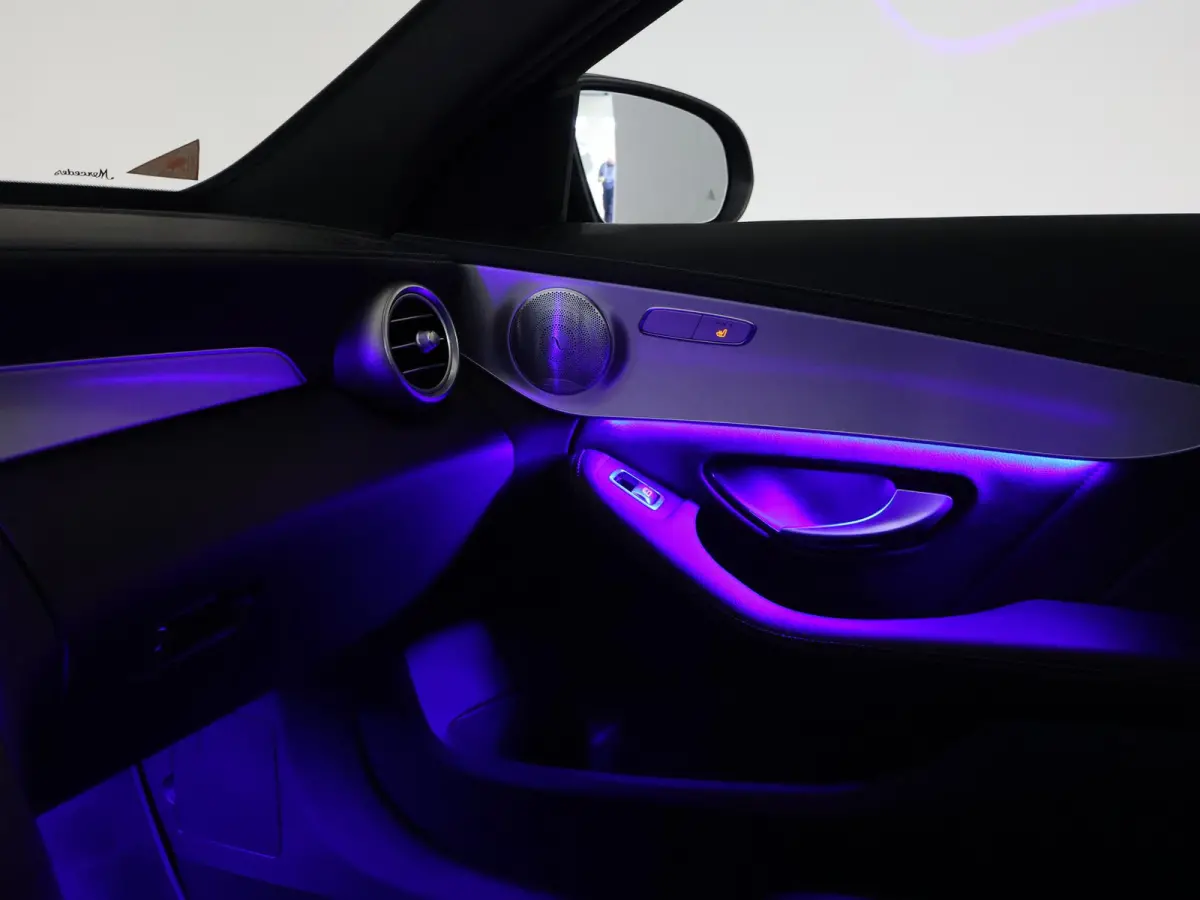 300e 320 PK PLUG-IN - AMG NIGHT + BURMESTER | LUCHTVERING | PANORAMA | DISTRONIC+ | SFEERVERL.