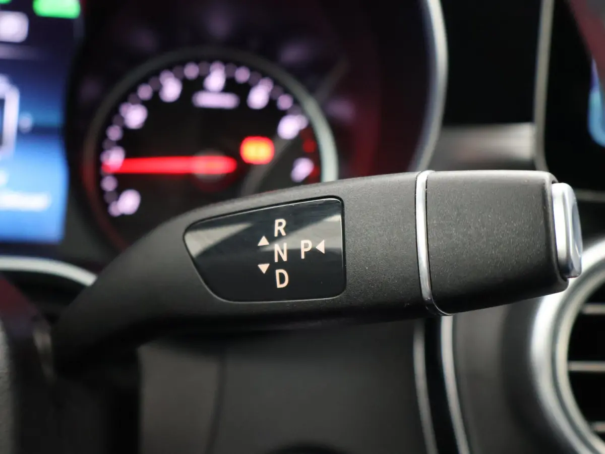 300e 320 PK PLUG-IN - AMG NIGHT + BURMESTER | LUCHTVERING | PANORAMA | DISTRONIC+ | SFEERVERL.