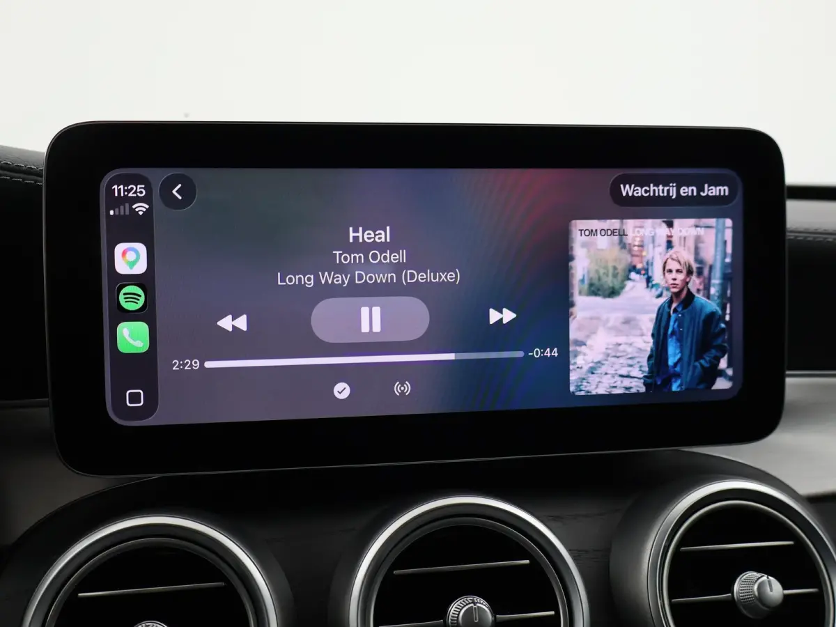 300e 320 PK PLUG-IN - AMG NIGHT + BURMESTER | LUCHTVERING | PANORAMA | DISTRONIC+ | SFEERVERL.