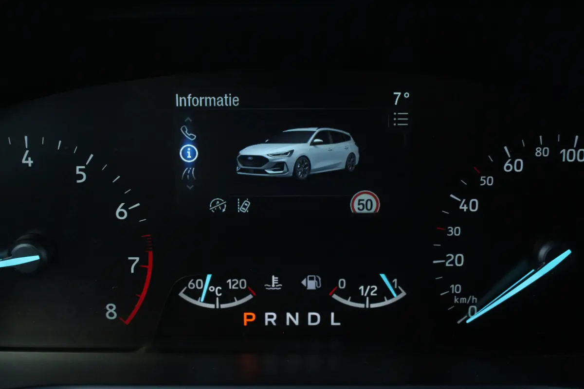 1.0 Hybrid ST Line 155 PK | 1500 KG Trekgew.| Winterpakket | Climate | Cruise | DAB | Keyless | LMV 17" | PDC V+A | Navi | 155 PK | 1500 KG Trekgew. | Winterpakket | Climate | Cruise | DAB |