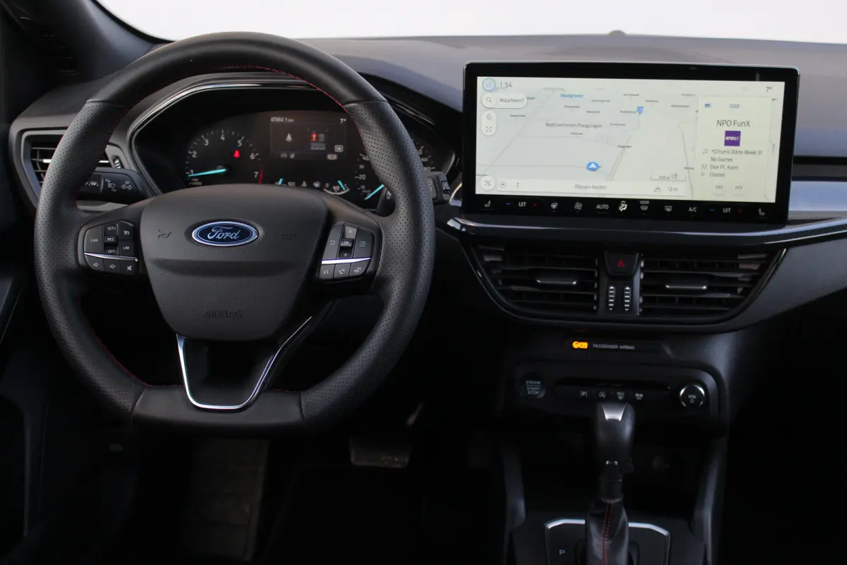1.0 Hybrid ST Line 155 PK | 1500 KG Trekgew.| Winterpakket | Climate | Cruise | DAB | Keyless | LMV 17" | PDC V+A | Navi | 155 PK | 1500 KG Trekgew. | Winterpakket | Climate | Cruise | DAB |