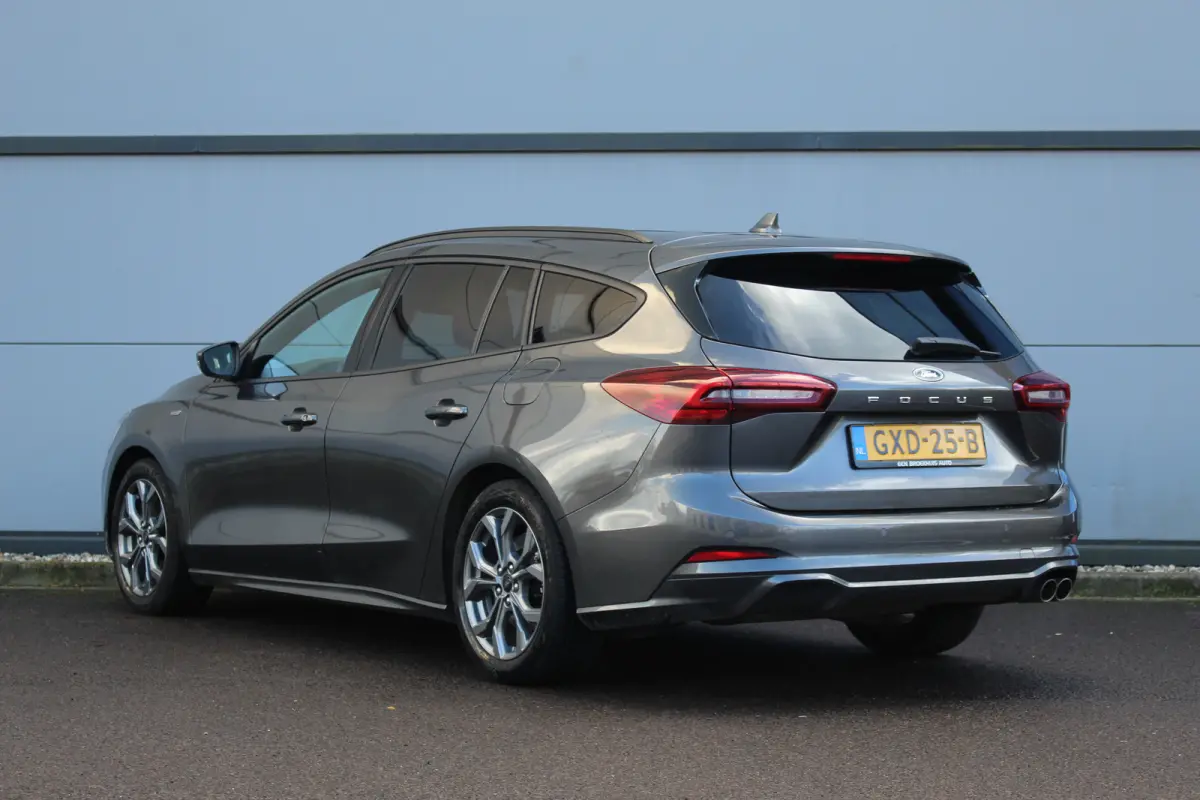 1.0 Hybrid ST Line 155 PK | 1500 KG Trekgew.| Winterpakket | Climate | Cruise | DAB | Keyless | LMV 17" | PDC V+A | Navi | 155 PK | 1500 KG Trekgew. | Winterpakket | Climate | Cruise | DAB |
