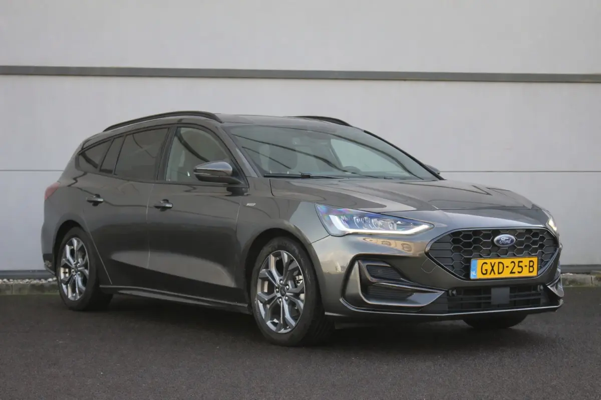 1.0 Hybrid ST Line 155 PK | 1500 KG Trekgew.| Winterpakket | Climate | Cruise | DAB | Keyless | LMV 17" | PDC V+A | Navi | 155 PK | 1500 KG Trekgew. | Winterpakket | Climate | Cruise | DAB |