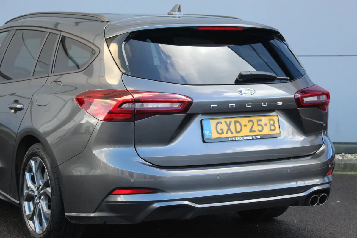 1.0 Hybrid ST Line 155 PK | 1500 KG Trekgew.| Winterpakket | Climate | Cruise | DAB | Keyless | LMV 17" | PDC V+A | Navi | 155 PK | 1500 KG Trekgew. | Winterpakket | Climate | Cruise | DAB |