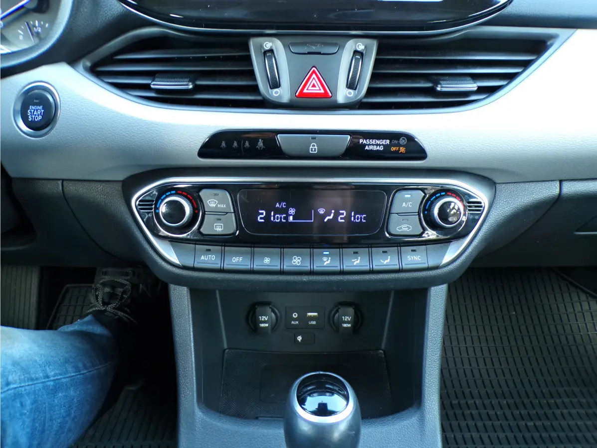1.4 T-GDI Premium AUTOMAAT APPLE CARPLAY .......
