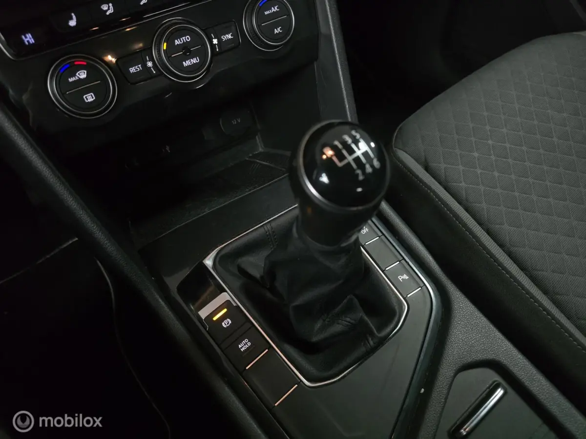 1.4 TSI ACT Business R/ Acc/ Carplay / Led