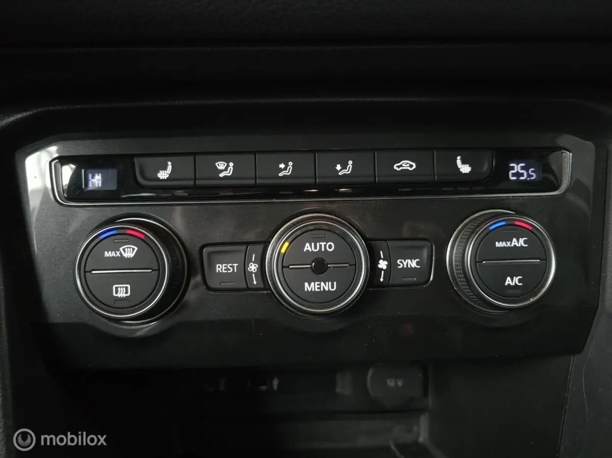 1.4 TSI ACT Business R/ Acc/ Carplay / Led
