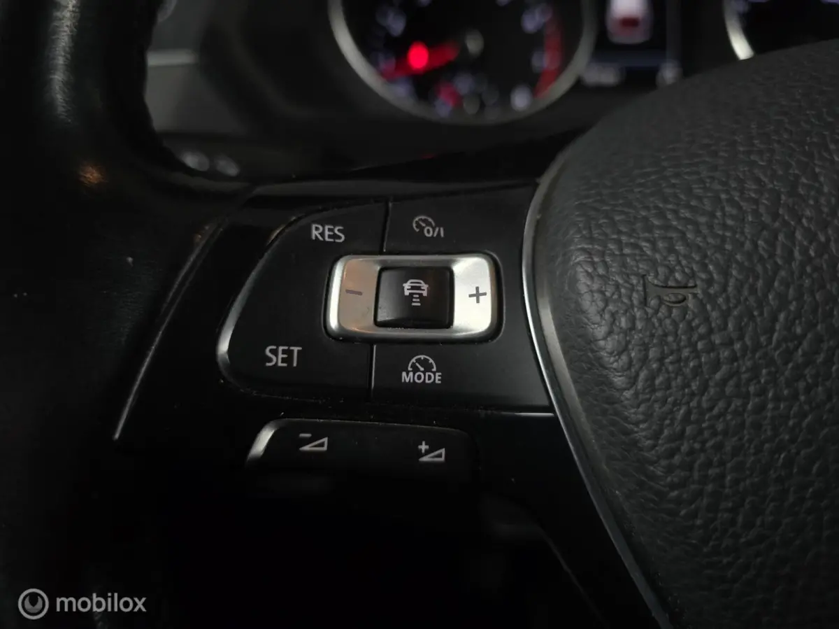 1.4 TSI ACT Business R/ Acc/ Carplay / Led