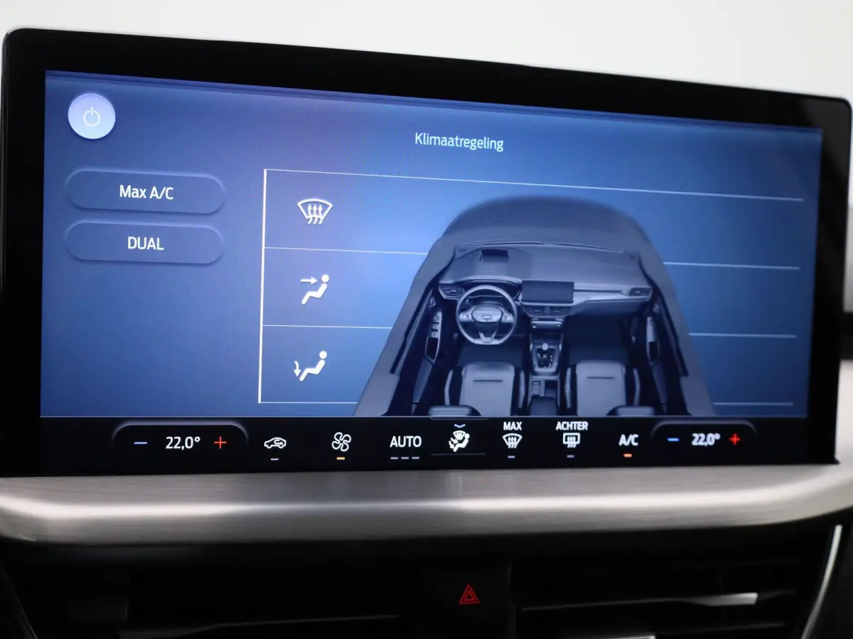 1.0 EcoBoost Hybrid Titanium 16" Lichtmetalen Velgen | Draadloze Apple Carplay/Android Auto | Navigatie | Cruise Control | Sensoren Voor+Achter |