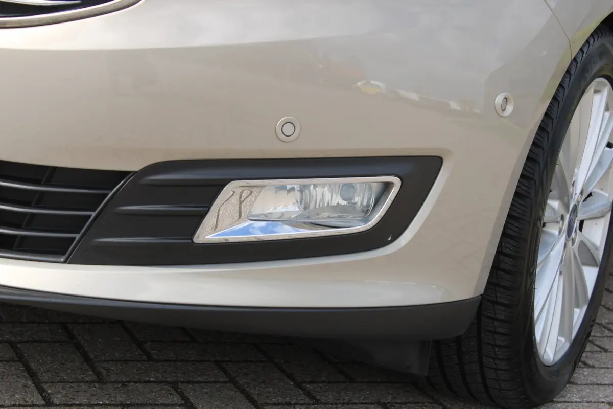 1.0 Titanium AllSeason Voorruitverwarming PDC