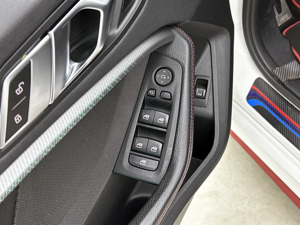 128ti High Executive M-Sport AANBIEDING! (Goed OnderH, Carplay, Navi, Stoel/ Stuur VerW, Camera, Addapt Cruise, Etc)