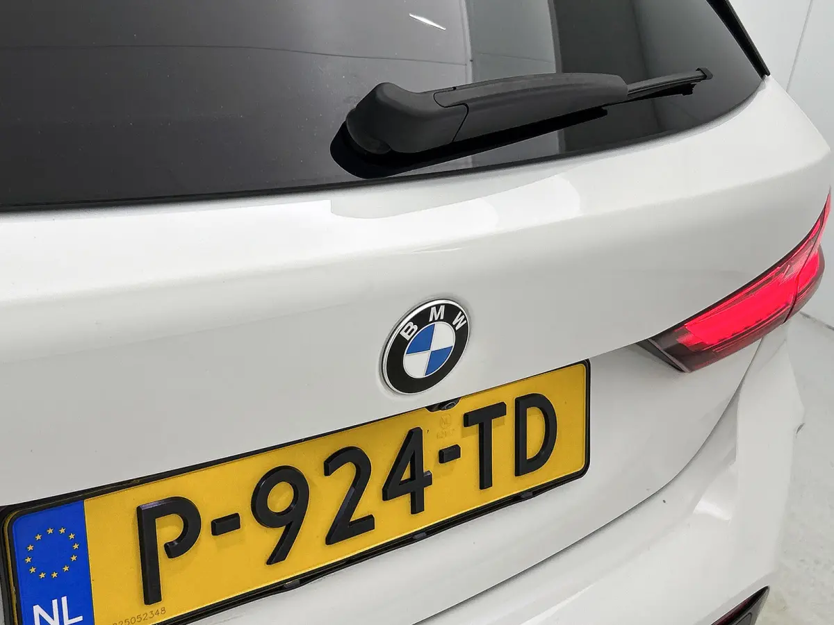 128ti High Executive M-Sport AANBIEDING! (Goed OnderH, Carplay, Navi, Stoel/ Stuur VerW, Camera, Addapt Cruise, Etc)