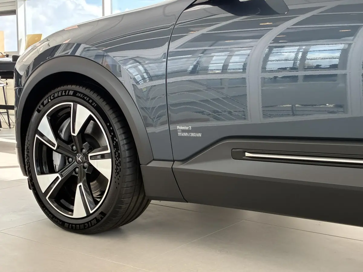 Long range Dual motor Pilot Plus 111 kWh |Bowers & Wilkins | Massage | HUD | Luchtvering | 21 Inch |