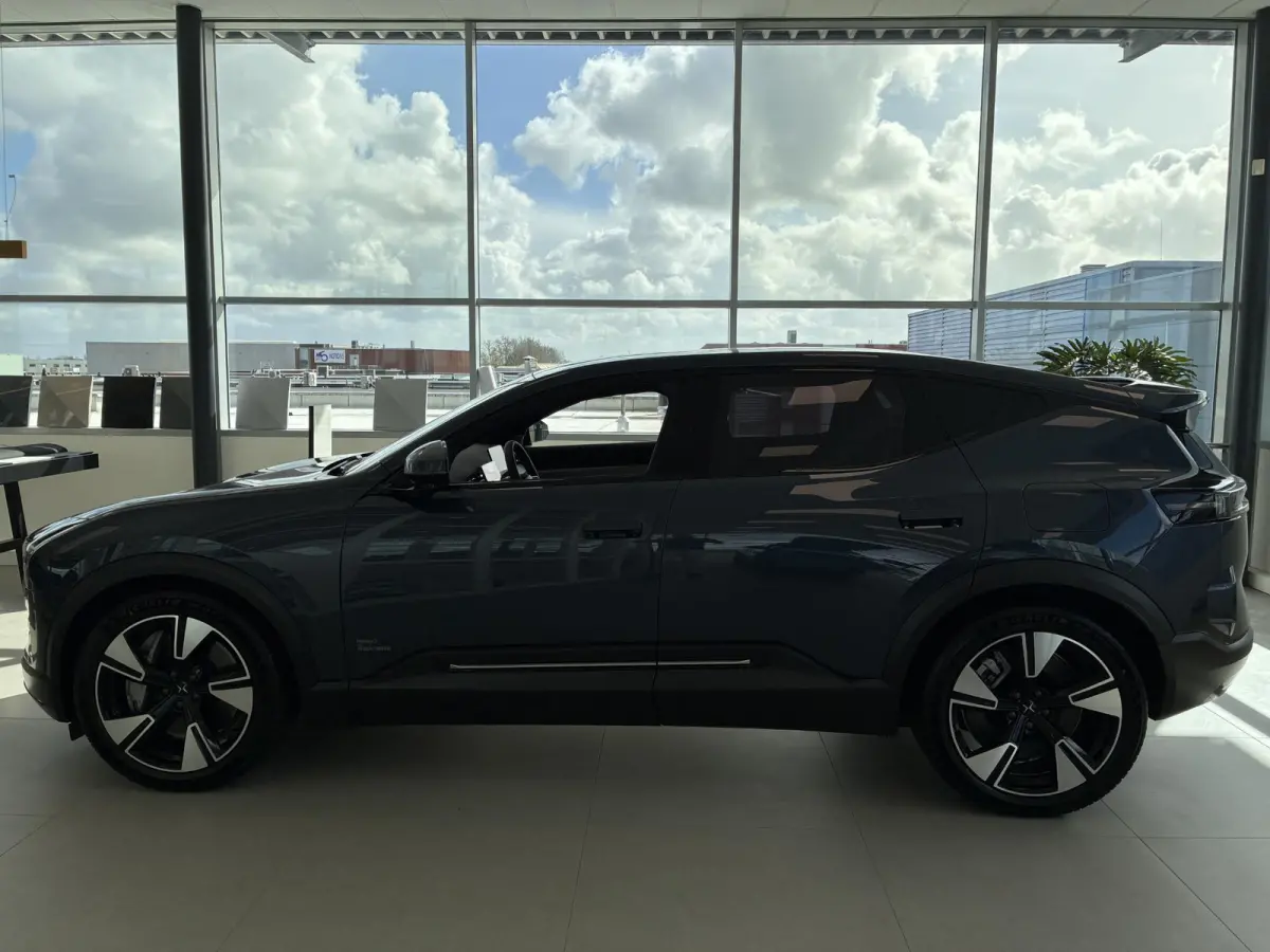 Long range Dual motor Pilot Plus 111 kWh |Bowers & Wilkins | Massage | HUD | Luchtvering | 21 Inch |
