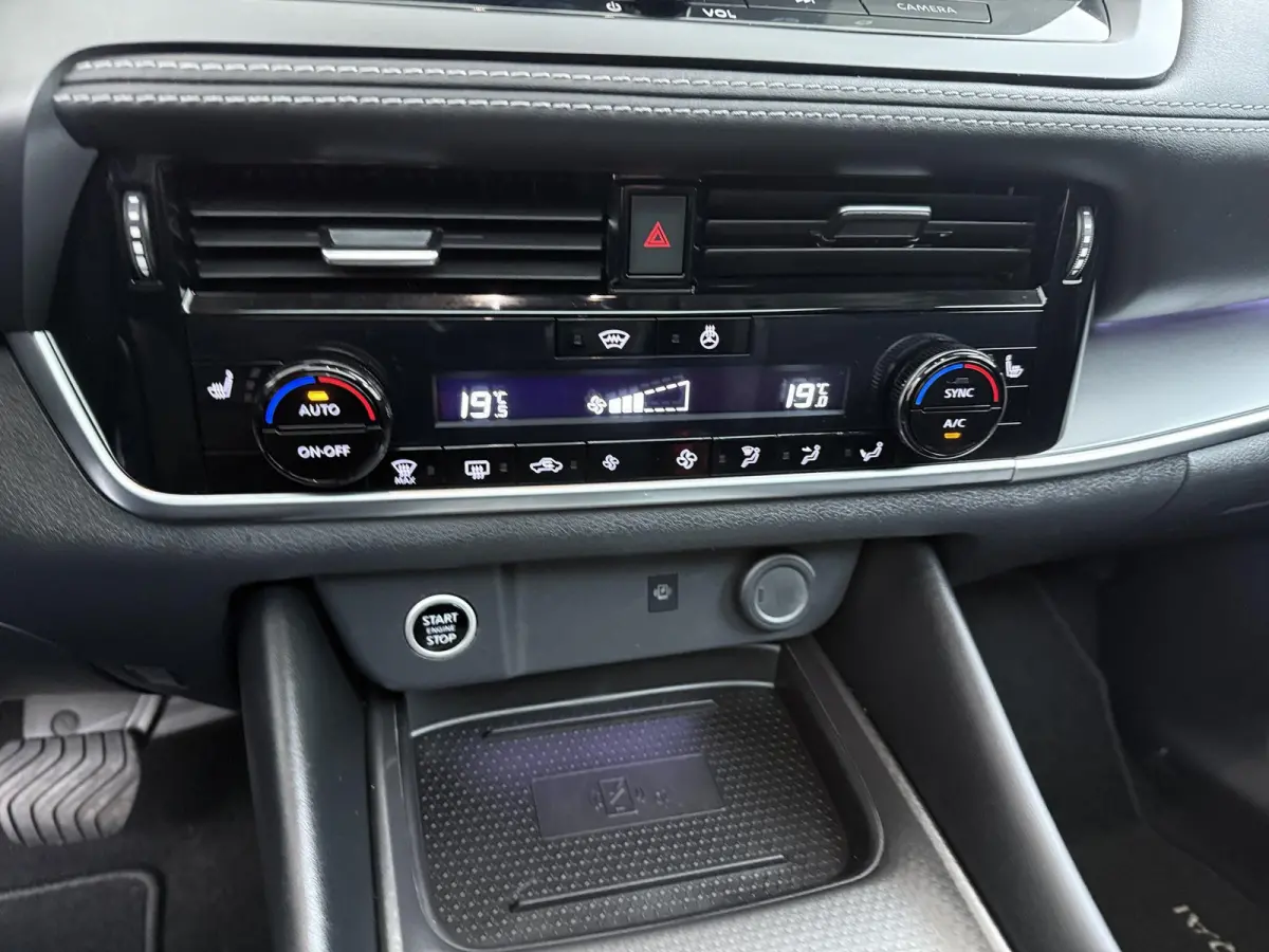 1.3 MHEV Xtronic N-Connecta | AUTOMAAT | Panoramadak | Stoel-, Stuur- & Voorruitverw. |