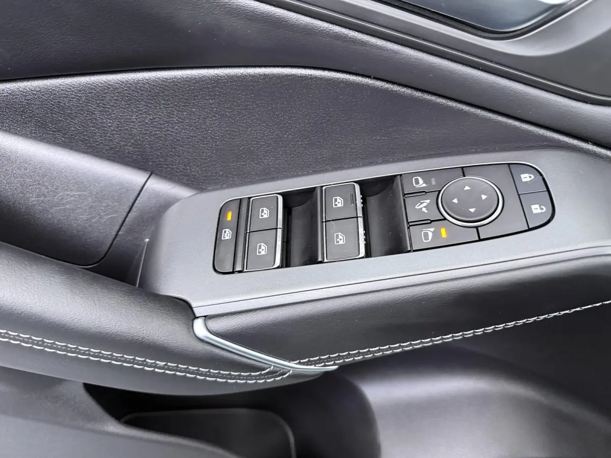 1.3 MHEV Xtronic N-Connecta | AUTOMAAT | Panoramadak | Stoel-, Stuur- & Voorruitverw. |
