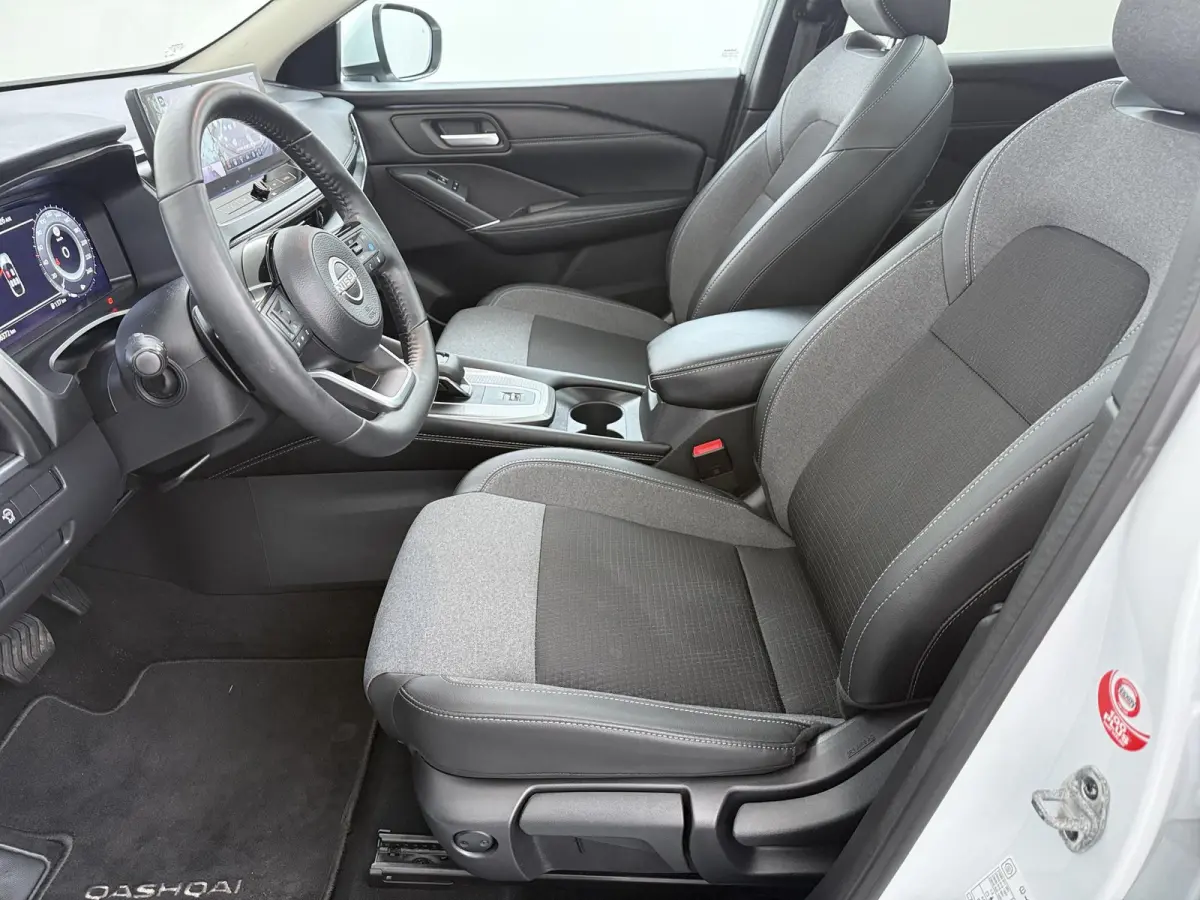 1.3 MHEV Xtronic N-Connecta | AUTOMAAT | Panoramadak | Stoel-, Stuur- & Voorruitverw. |