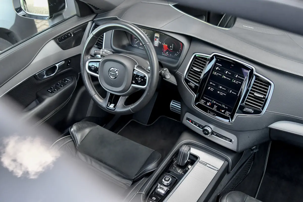 2.0 T8 Twin Engine AWD R-Design Polestar+. Pano, Luchtv, 7P, HUD, Memory, 360, H/K, Pilot assist, Trekh, Keyless, 22''!