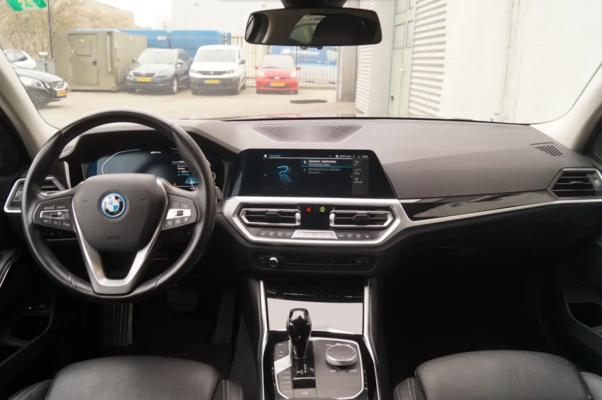 320e PHEV Business Edition -LEER-TREKHAAK-ECC-
