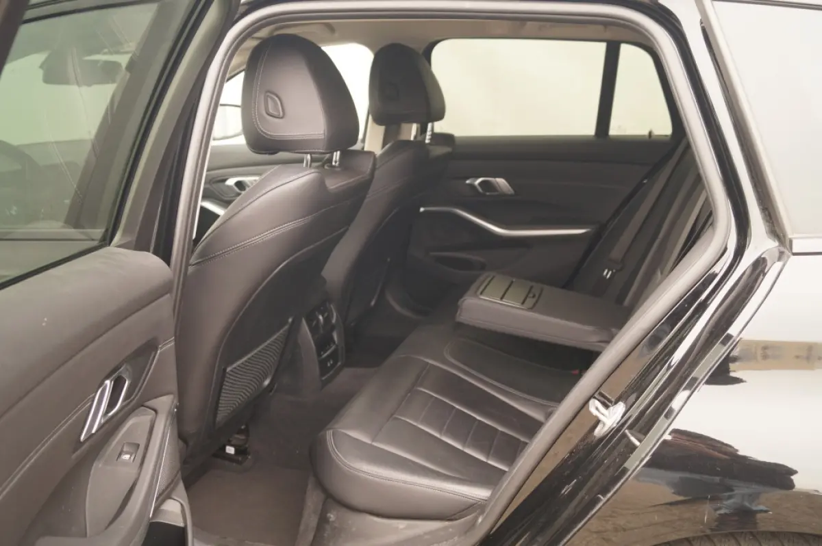 320e PHEV Business Edition -LEER-TREKHAAK-ECC-