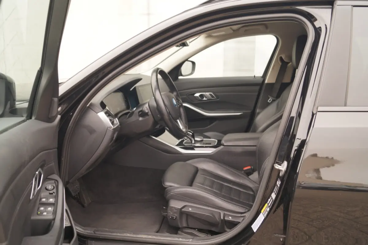 320e PHEV Business Edition -LEER-TREKHAAK-ECC-