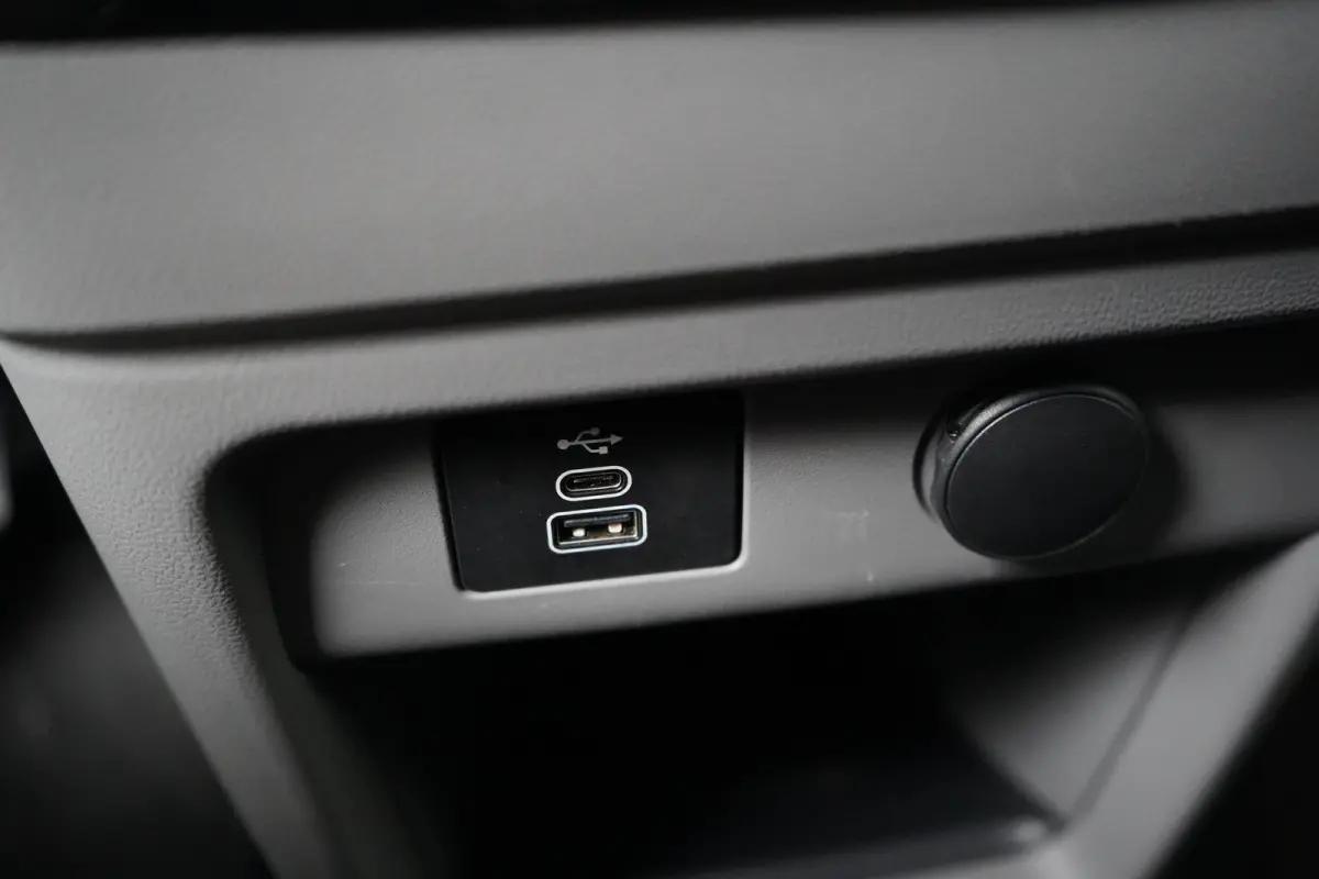Tourneo 340 2.5 PHEV Sport 233pk | 8 Persoons | Elekt. Trekhaak | Winter Pack | 4 jaar garantie | B&O audio |