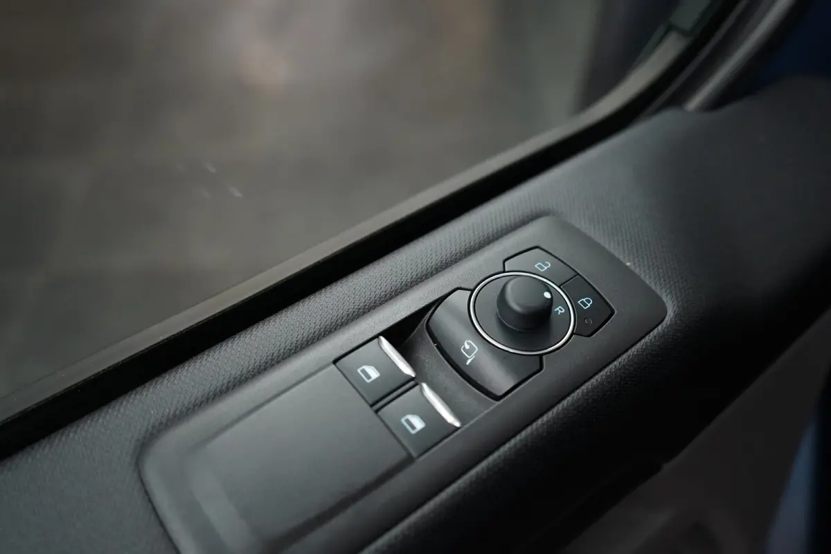 Tourneo 340 2.5 PHEV Sport 233pk | 8 Persoons | Elekt. Trekhaak | Winter Pack | 4 jaar garantie | B&O audio |