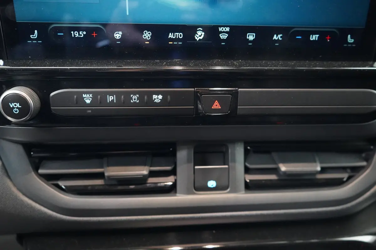 Tourneo 340 2.5 PHEV Sport 233pk | 8 Persoons | Elekt. Trekhaak | Winter Pack | 4 jaar garantie | B&O audio |