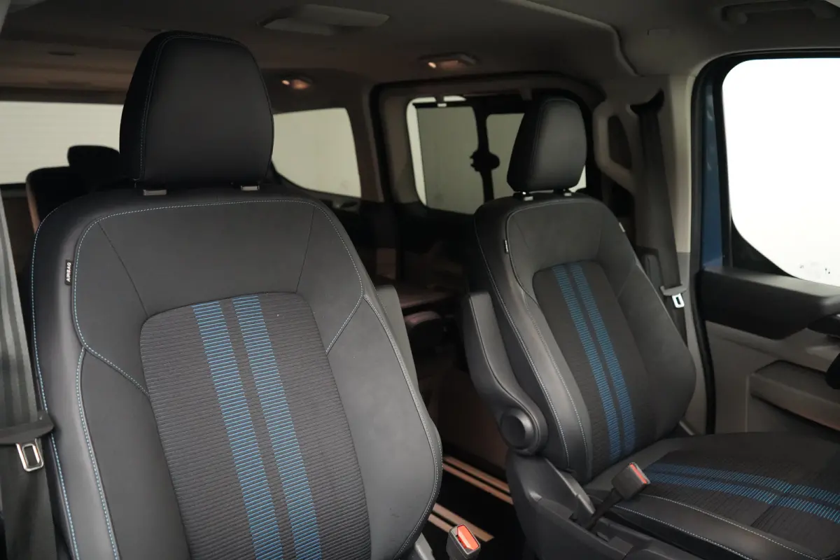 Tourneo 340 2.5 PHEV Sport 233pk | 8 Persoons | Elekt. Trekhaak | Winter Pack | 4 jaar garantie | B&O audio |