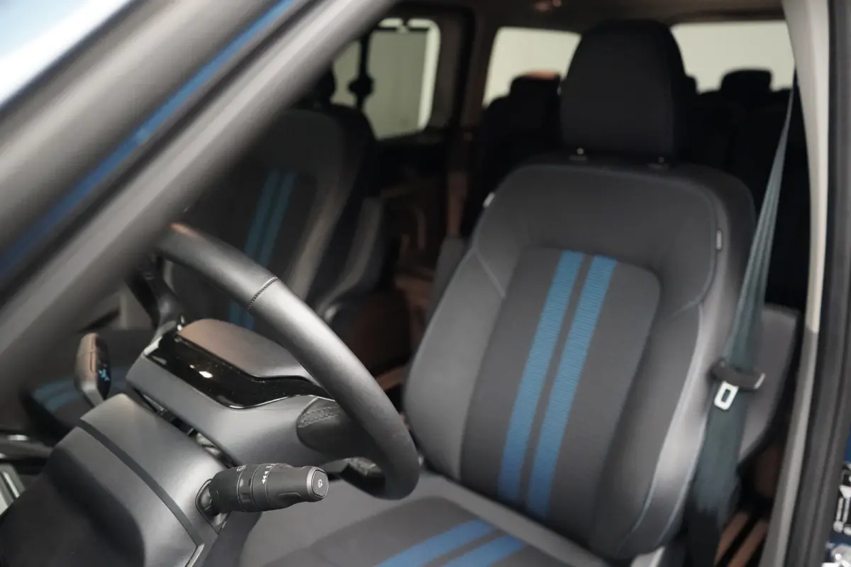 Tourneo 340 2.5 PHEV Sport 233pk | 8 Persoons | Elekt. Trekhaak | Winter Pack | 4 jaar garantie | B&O audio |
