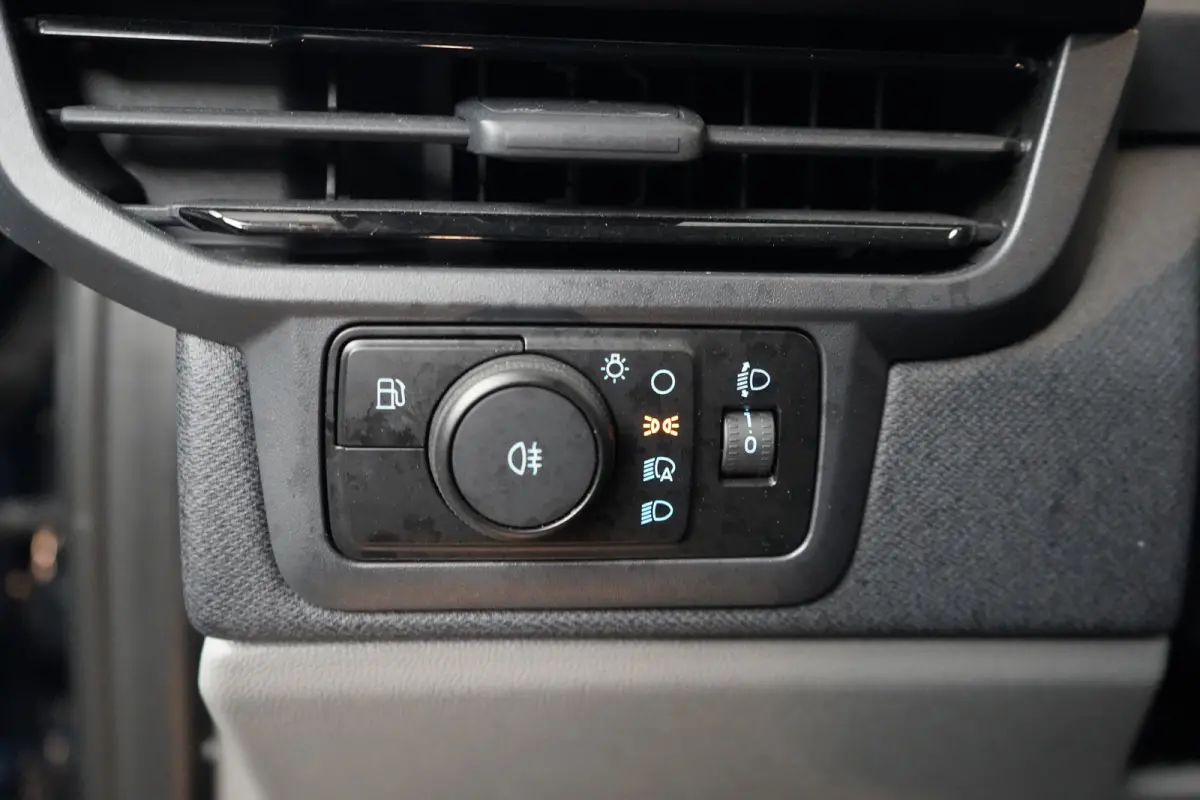 Tourneo 340 2.5 PHEV Sport 233pk | 8 Persoons | Elekt. Trekhaak | Winter Pack | 4 jaar garantie | B&O audio |