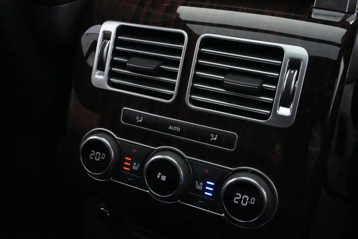 Range Rover 3.0 SDV6 Hybrid Autobiography | 340PK | Pano | Meridian | 360° | Trekhaak | Land Rover Range Rover Autobiography 340 PK Hybrid met 3.0 V6, panoramadak, Meridian Surround Sound, 