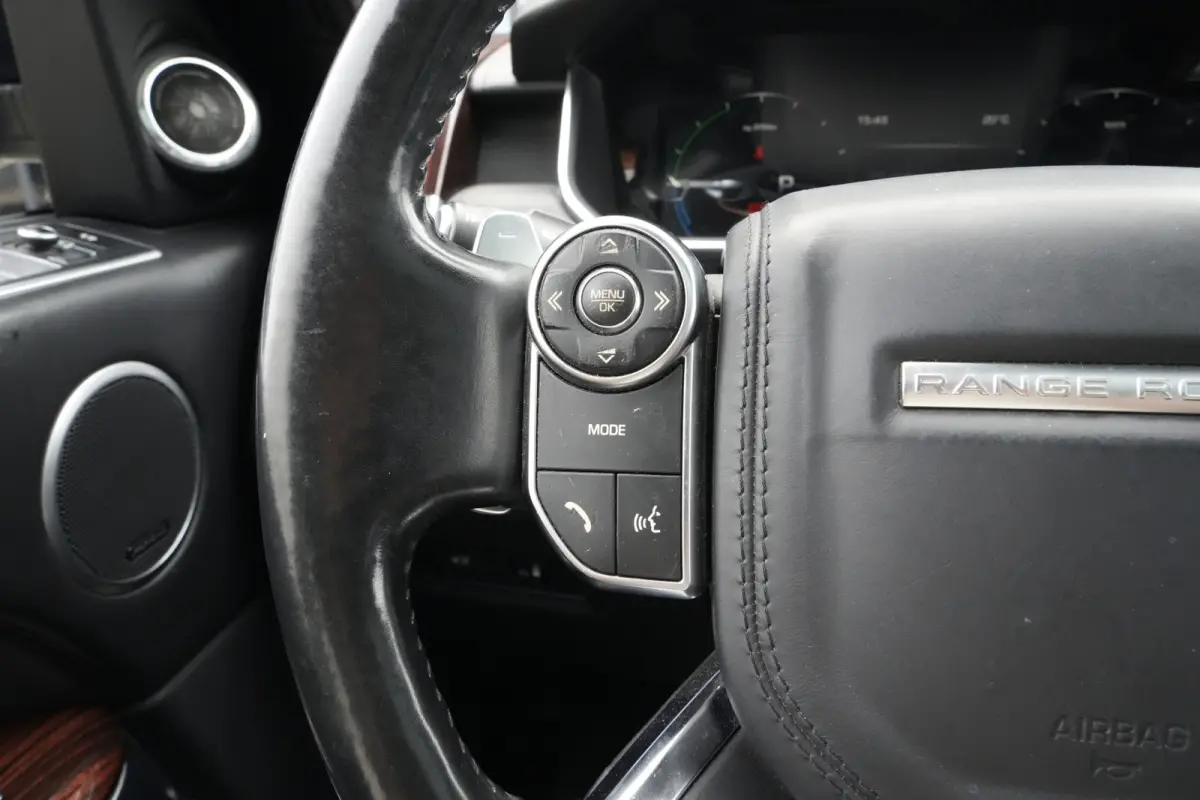 Range Rover 3.0 SDV6 Hybrid Autobiography | 340PK | Pano | Meridian | 360° | Trekhaak | Land Rover Range Rover Autobiography 340 PK Hybrid met 3.0 V6, panoramadak, Meridian Surround Sound, 