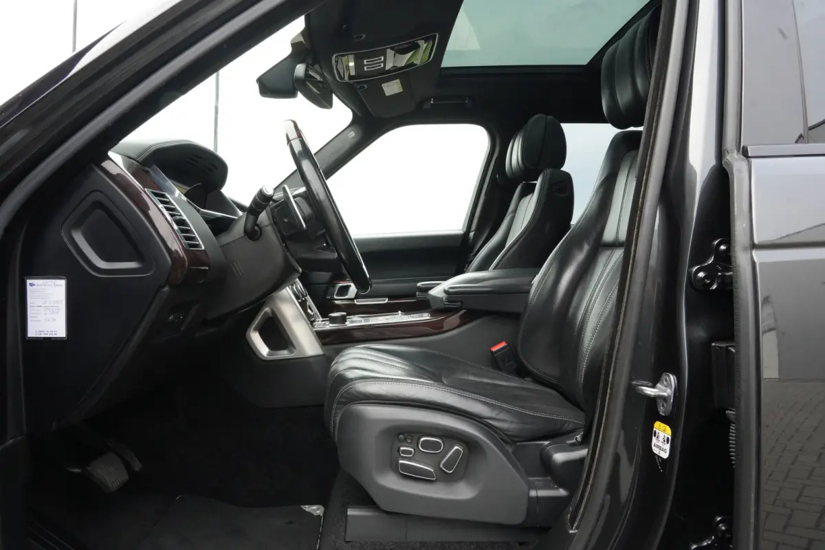 Range Rover 3.0 SDV6 Hybrid Autobiography | 340PK | Pano | Meridian | 360° | Trekhaak | Land Rover Range Rover Autobiography 340 PK Hybrid met 3.0 V6, panoramadak, Meridian Surround Sound, 