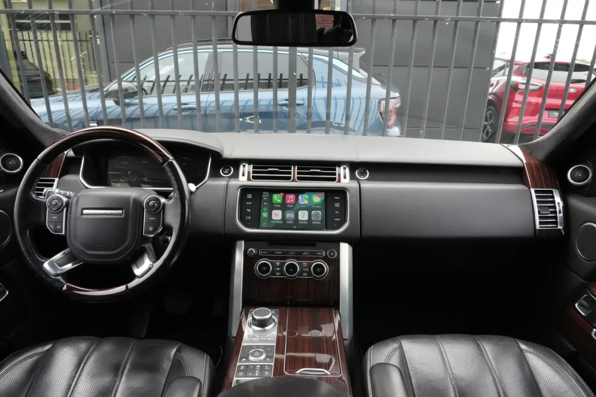 Range Rover 3.0 SDV6 Hybrid Autobiography | 340PK | Pano | Meridian | 360° | Trekhaak | Land Rover Range Rover Autobiography 340 PK Hybrid met 3.0 V6, panoramadak, Meridian Surround Sound, 