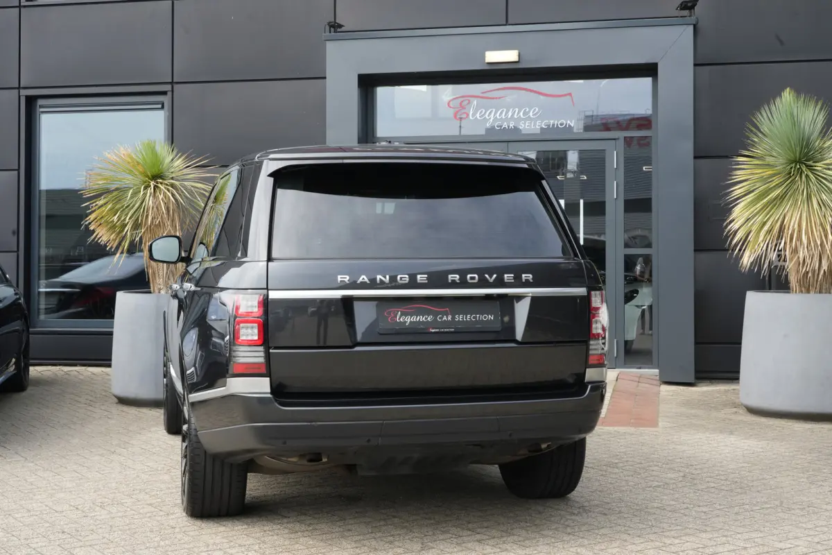 Range Rover 3.0 SDV6 Hybrid Autobiography | 340PK | Pano | Meridian | 360° | Trekhaak | Land Rover Range Rover Autobiography 340 PK Hybrid met 3.0 V6, panoramadak, Meridian Surround Sound, 