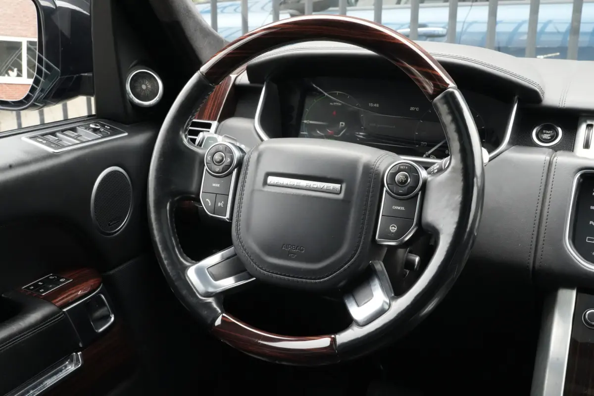 Range Rover 3.0 SDV6 Hybrid Autobiography | 340PK | Pano | Meridian | 360° | Trekhaak | Land Rover Range Rover Autobiography 340 PK Hybrid met 3.0 V6, panoramadak, Meridian Surround Sound, 