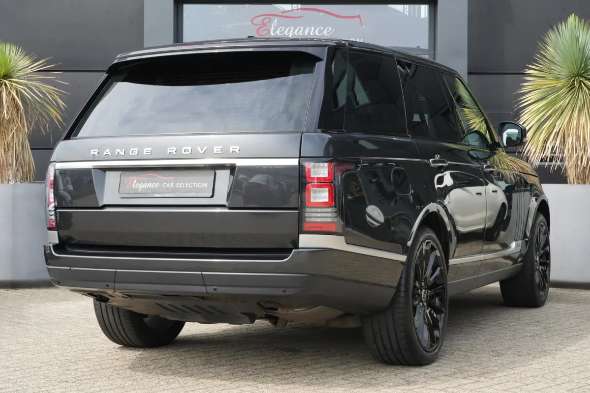 Range Rover 3.0 SDV6 Hybrid Autobiography | 340PK | Pano | Meridian | 360° | Trekhaak | Land Rover Range Rover Autobiography 340 PK Hybrid met 3.0 V6, panoramadak, Meridian Surround Sound, 