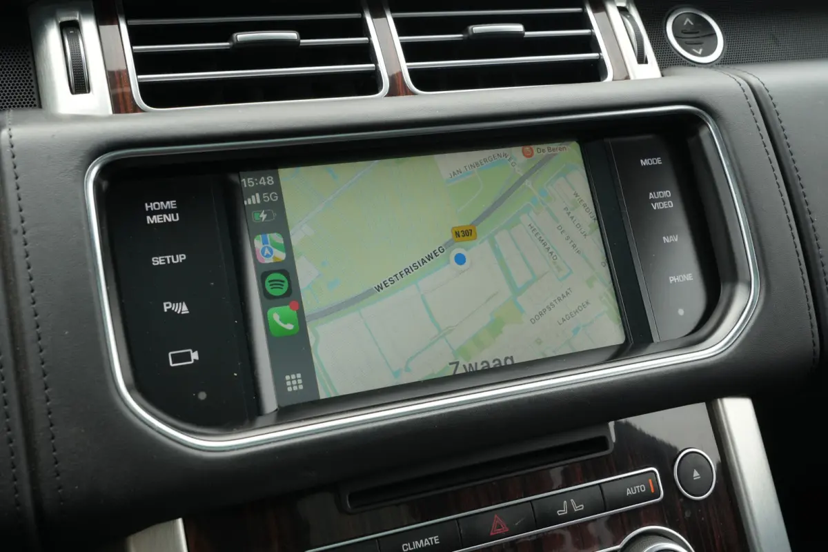Range Rover 3.0 SDV6 Hybrid Autobiography | 340PK | Pano | Meridian | 360° | Trekhaak | Land Rover Range Rover Autobiography 340 PK Hybrid met 3.0 V6, panoramadak, Meridian Surround Sound, 