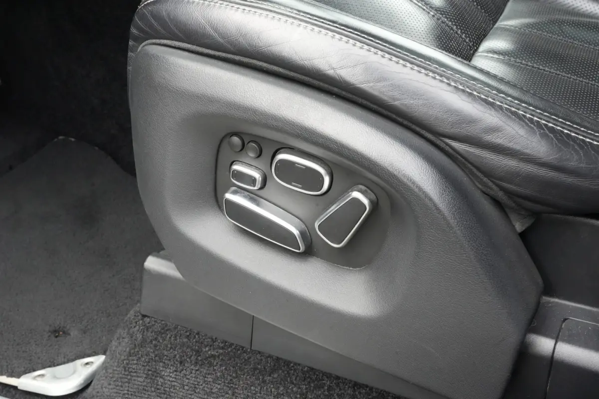 Range Rover 3.0 SDV6 Hybrid Autobiography | 340PK | Pano | Meridian | 360° | Trekhaak | Land Rover Range Rover Autobiography 340 PK Hybrid met 3.0 V6, panoramadak, Meridian Surround Sound, 